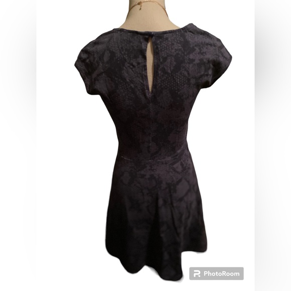 🎄🎄Splendid Python Print Cotton/Modal Stretch Dress - Picture 2 of 4